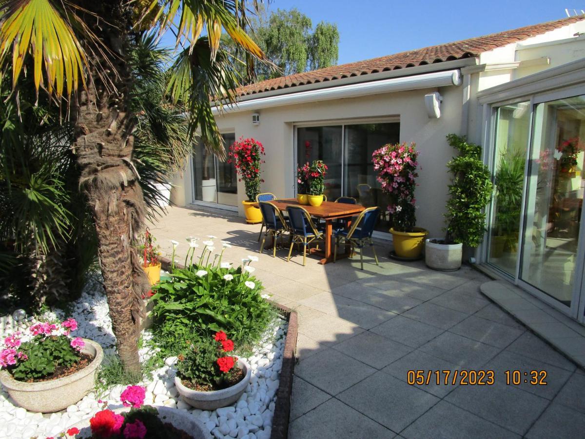Locatlantique Bed & Breakfast Aytré Екстериор снимка